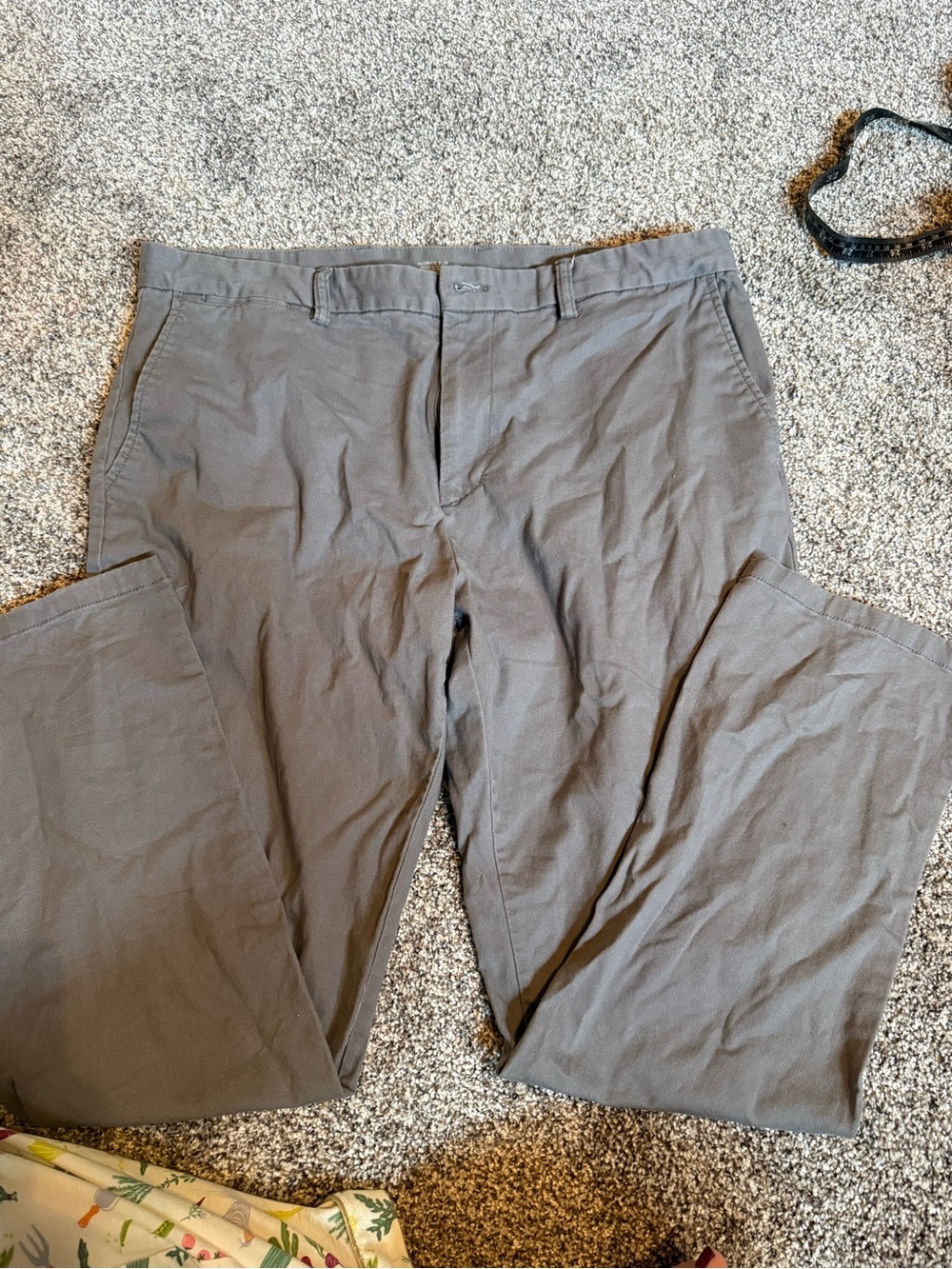 Old Navy Men's Straight-Leg Chinos in Gray